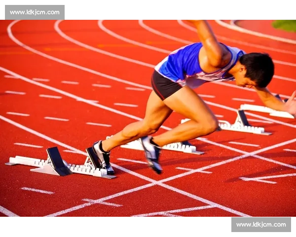 奋力奔跑超越极限 激情四溢的田径赛场展现运动员顽强拼搏精神